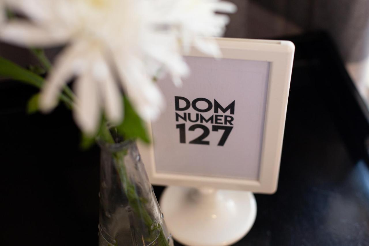 Dom Numer 127 차르나 구라 외부 사진